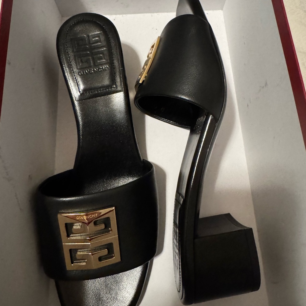 NEW Givenchy Black Women leather mules in size 39 - Picture 2 of 6
